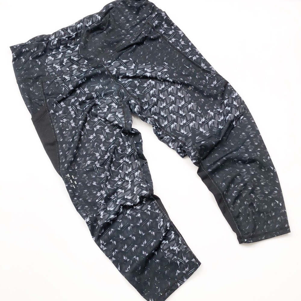 Champion black printed capri leggings